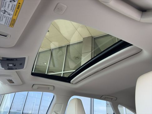 Used 2021 Lexus RX 350L Premium w/ Premium Package image 33