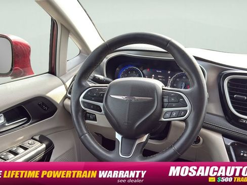 Used 2022 Chrysler Pacifica Touring-L AWD/4WD image 15