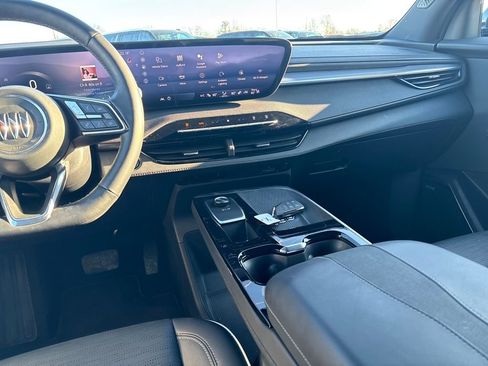 Used 2025 Buick Enclave Sport Touring image 22