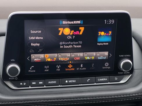 Used 2023 Nissan Rogue SV image 21