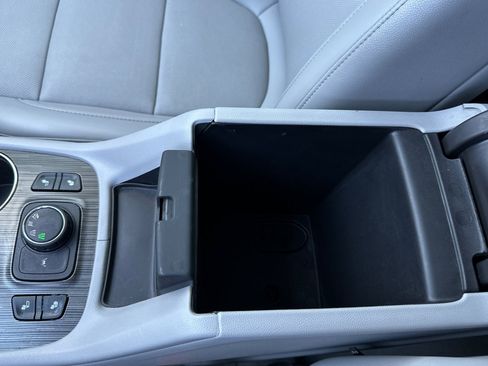 Used 2023 GMC Acadia SLT image 34