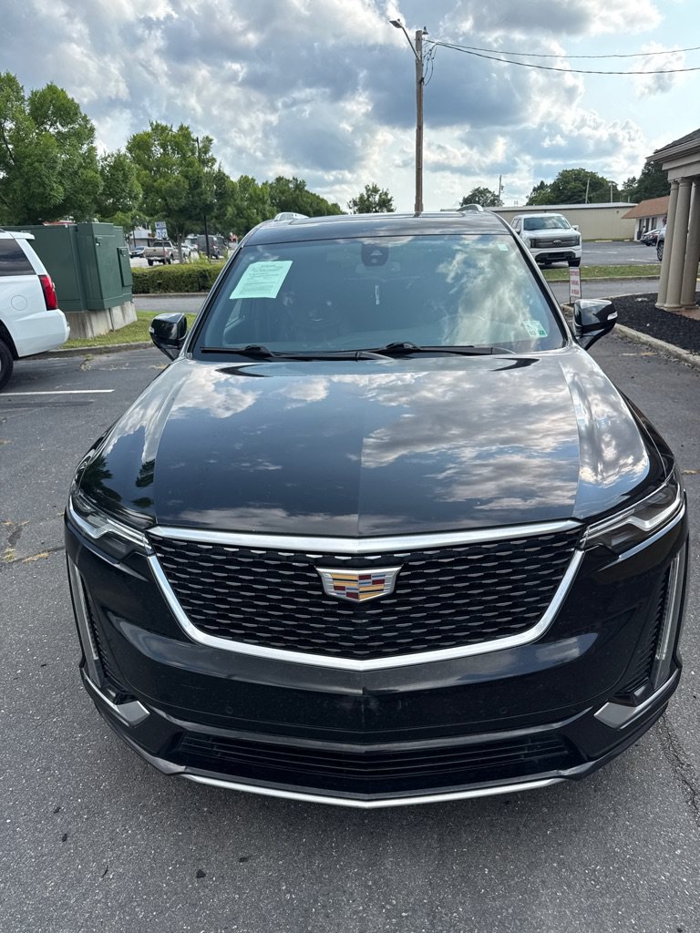 Used 2021 Cadillac XT6 Premium Luxury FWD image 2