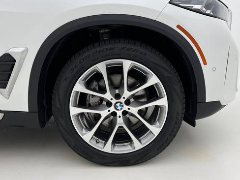 Used 2024 BMW X5 xDrive40i w/ Parking Assistance Package AWD/4WD image 30