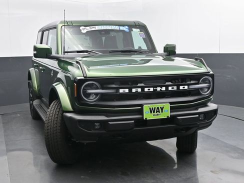 New 2025 Ford Bronco Outer Banks image 9