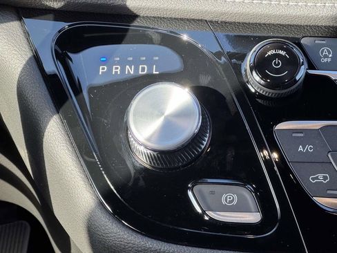 New 2026 Chrysler Pacifica Select image 21