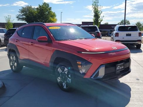 Used 2024 Hyundai Kona SEL AWD/4WD image 7