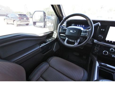 Used 2024 Ford F250 King Ranch w/ FX4 Off-Road Package AWD/4WD image 11