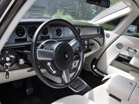 Used 2009 Rolls-Royce Phantom Coupe image 16