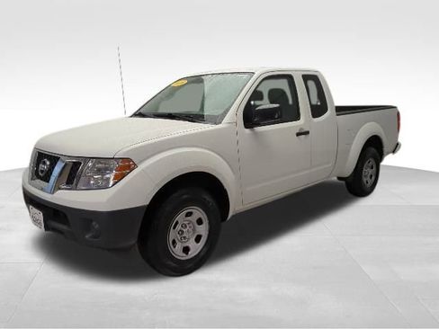 Used 2018 Nissan Frontier S image 1