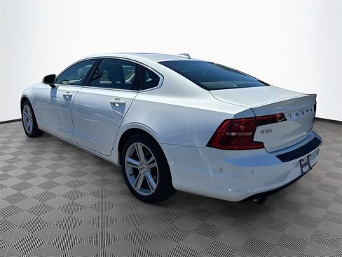 Used 2018 Volvo S90 T5 Momentum w/ Convenience Package image 8