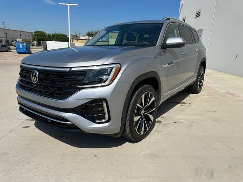 Used 2026 Volkswagen Atlas SEL Premium R-Line AWD/4WD image 4