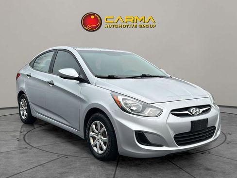 Used 2012 Hyundai Accent GLS image 11