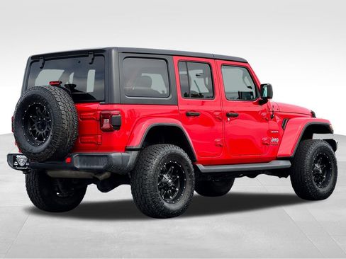 Used 2018 Jeep Wrangler Unlimited Sahara AWD/4WD image 7