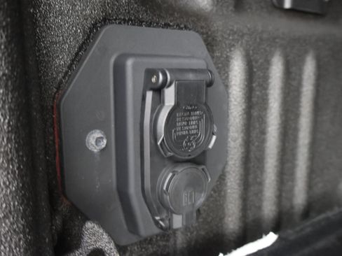 Used 2025 Ford F250 XLT w/ Black Appearance Package AWD/4WD image 7