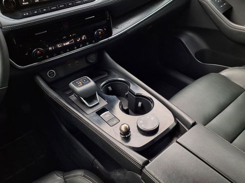 Used 2021 Nissan Rogue SL w/ Premium Package image 16