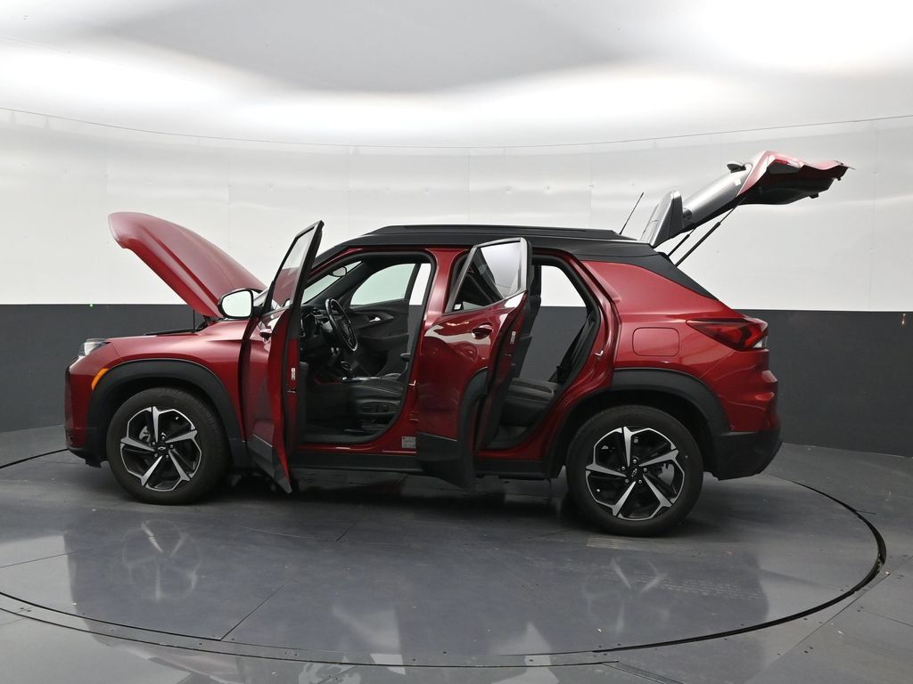 Used 2021 Chevrolet TrailBlazer RS w/ Technology Package FWD image 30