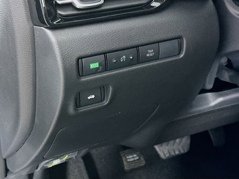 New 2025 Nissan Sentra SR image 15