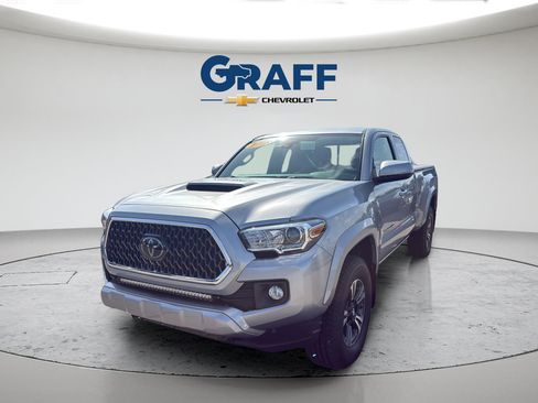 Used 2018 Toyota Tacoma TRD Sport AWD/4WD image 1