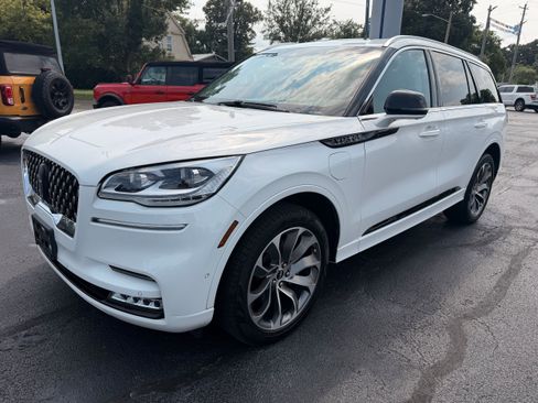 Used 2022 Lincoln Aviator Grand Touring w/ Equipment Group 301A AWD/4WD image 5