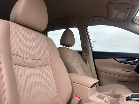 Used 2017 Nissan Rogue S image 20