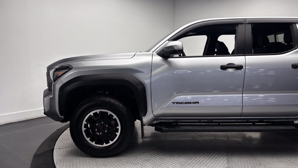 Used 2024 Toyota Tacoma TRD Off-Road w/ TRD Off Road Upgrade Package AWD/4WD image 5