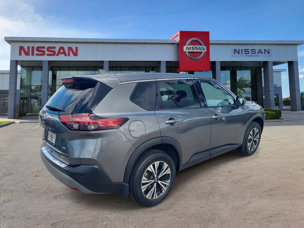 Certified 2021 Nissan Rogue SV FWD image 2