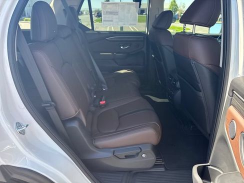 New 2026 Honda Pilot image 24