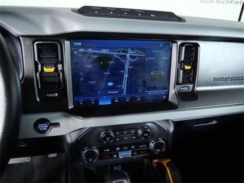 Used 2023 Ford Bronco Badlands image 18