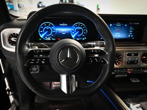 Used 2025 Mercedes-Benz G 580 w/ EQ Technology image 12