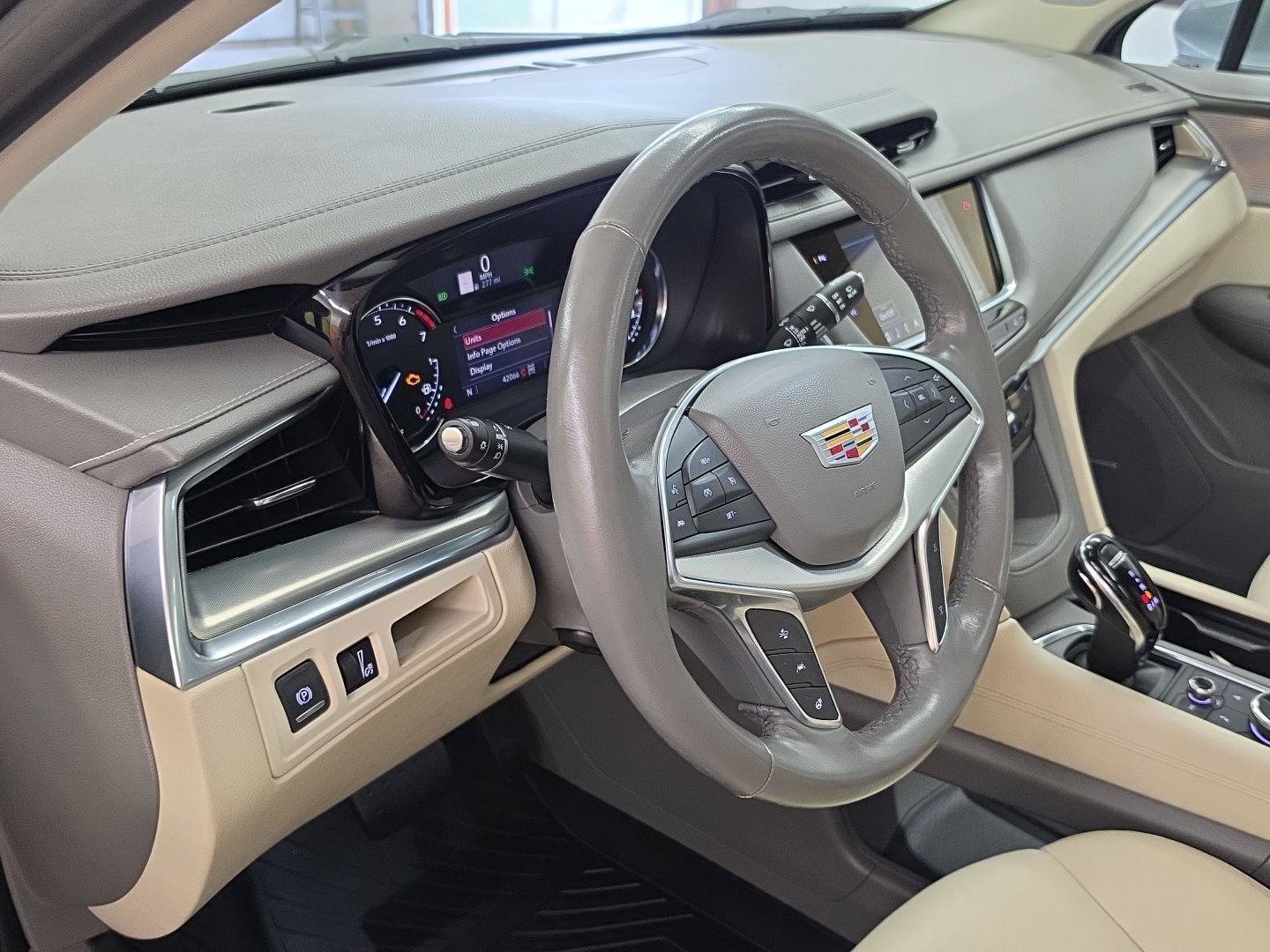Used 2023 Cadillac XT5 Premium Luxury AWD/4WD image 5