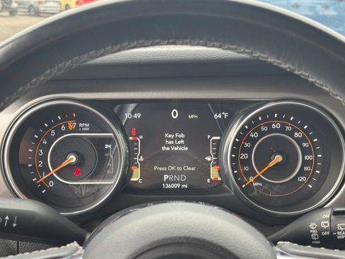 Used 2018 Jeep Wrangler Unlimited Sahara image 13