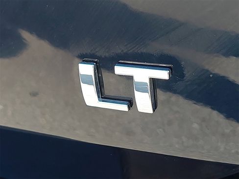 Used 2021 Chevrolet Equinox LT image 41