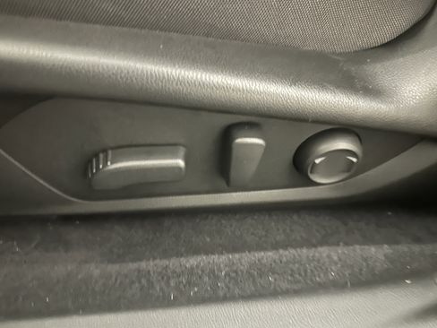 Used 2024 Subaru Crosstrek 2.0i Premium image 31