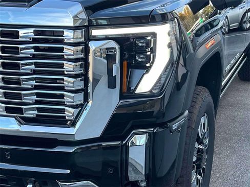 New 2026 GMC Sierra 2500 Denali w/ Denali Reserve Package image 9