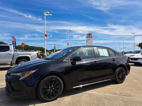 Used 2024 Toyota Corolla LE image 9