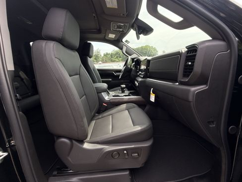 New 2026 GMC Sierra 1500 SLT w/ SLT Premium Package AWD/4WD image 29