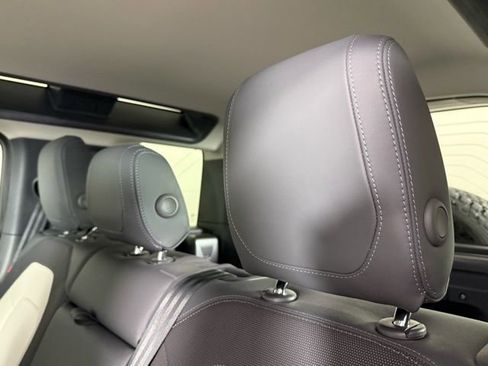 Used 2024 Land Rover Defender 110 X-Dynamic SE image 26