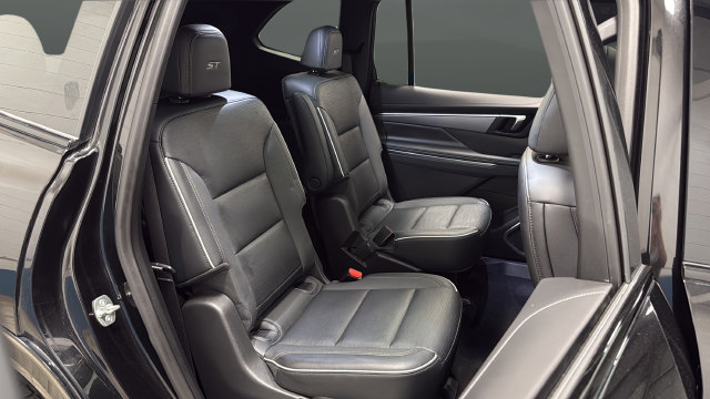 Used 2025 Buick Enclave Sport Touring w/ Super Cruise Package AWD/4WD image 26