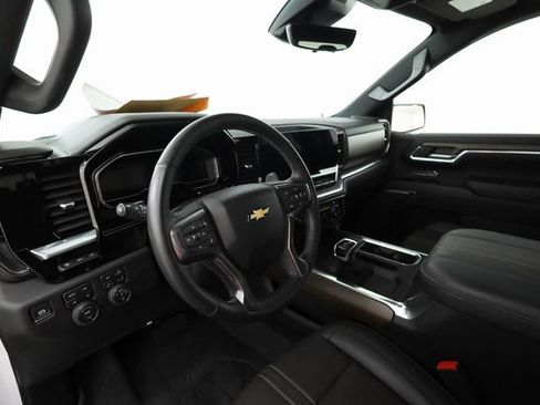 Used 2024 Chevrolet Silverado 1500 High Country w/ High Country Premium Package image 10