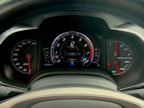 Used 2018 Chevrolet Corvette Grand Sport RWD image 38