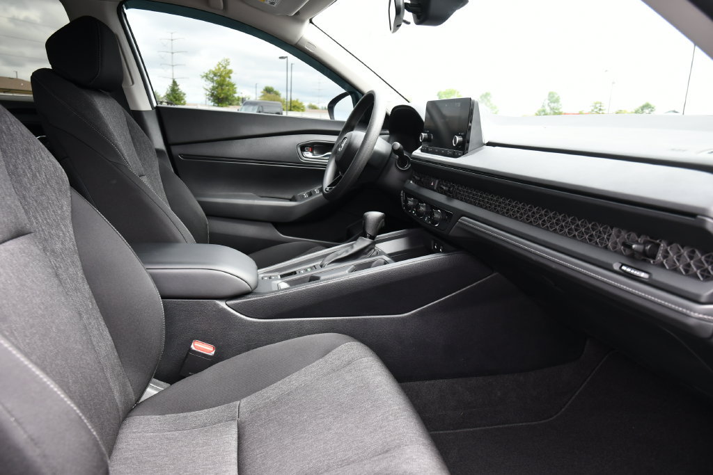 Used 2023 Honda Accord LX image 32