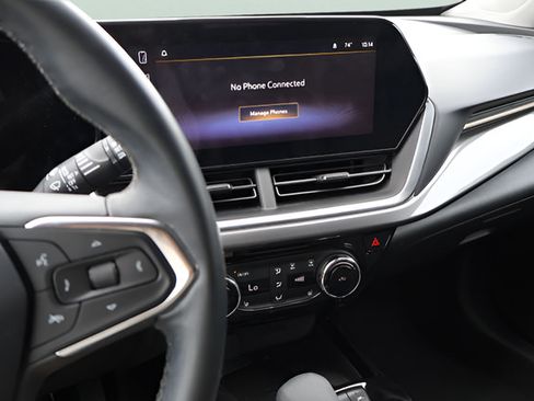 Used 2024 Chevrolet Trax ACTIV w/ Sunroof Package FWD image 19