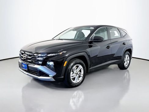Used 2026 Hyundai Tucson SE AWD/4WD image 2