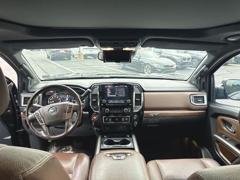 Used 2020 Nissan Titan Platinum Reserve w/ Moonroof Package RWD image 12