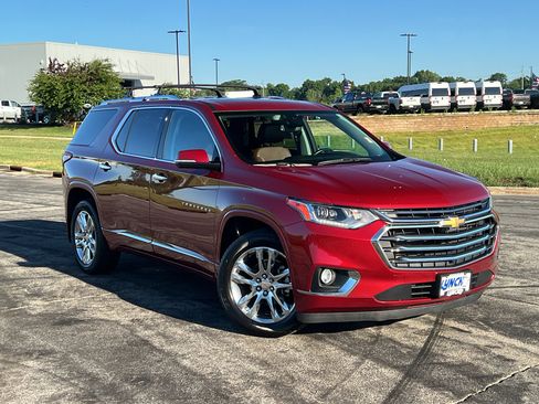 Used 2019 Chevrolet Traverse High Country w/ LPO, Cargo Package AWD/4WD image 5