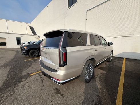 Used 2022 Cadillac Escalade Premium Luxury w/ Touring Package AWD/4WD image 6