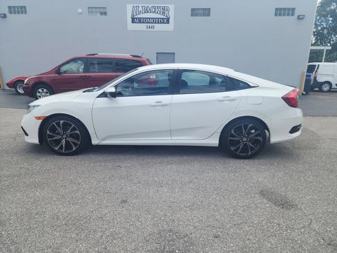 Used 2019 Honda Civic Sport image 2