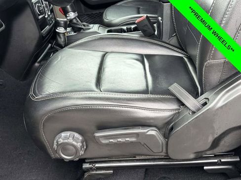 Used 2020 Jeep Gladiator Overland image 8