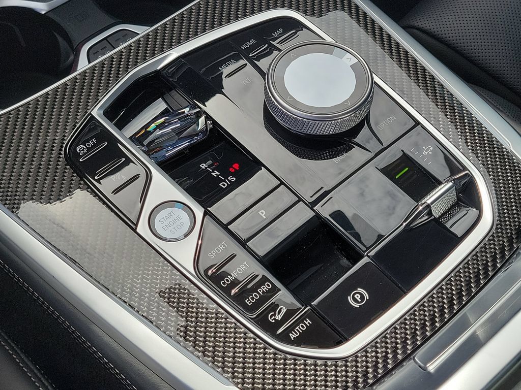 Used 2025 BMW X7 M60i AWD/4WD image 34