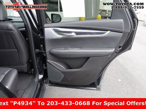 Used 2023 Cadillac XT5 Premium Luxury image 11